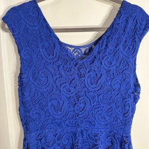 Lace/ lined. Beautiful blue. Women’s dress . Size 10 . Sleeveless. Vneck